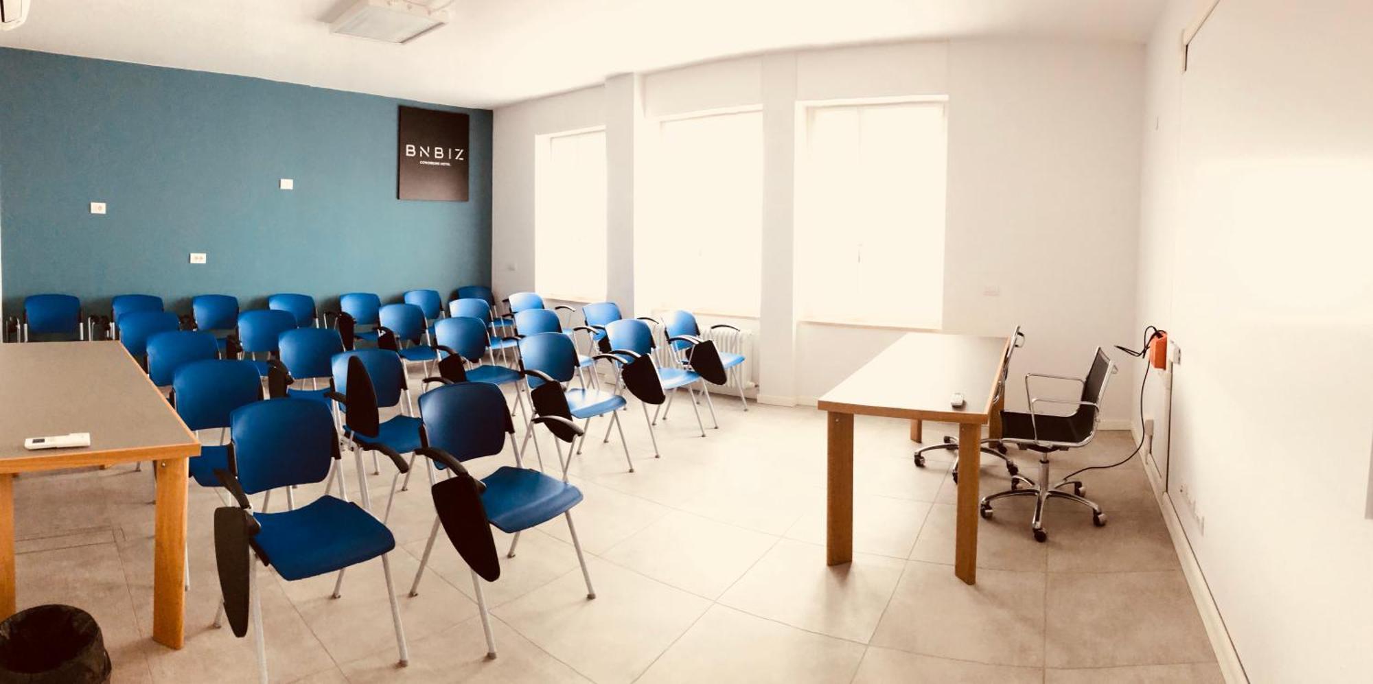 Bnbiz - Coworking Hotel ฟิโอเร็นซัวลา ดาร์ดา ภายนอก รูปภาพ