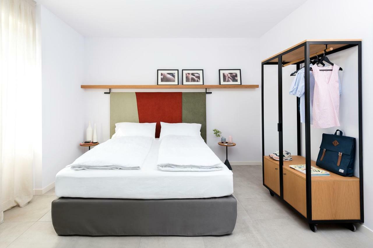 Bnbiz - Coworking Hotel ฟิโอเร็นซัวลา ดาร์ดา ภายนอก รูปภาพ