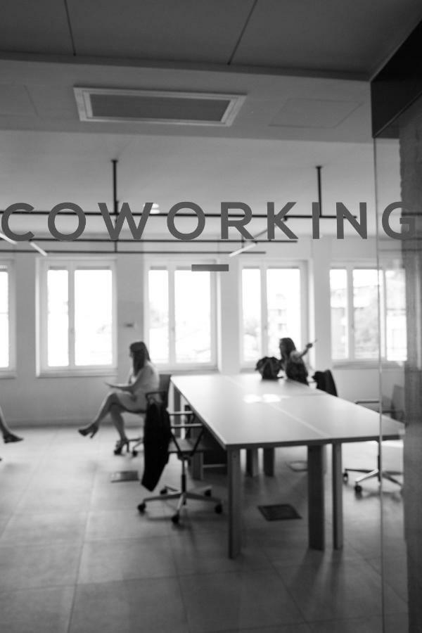 Bnbiz - Coworking Hotel ฟิโอเร็นซัวลา ดาร์ดา ภายนอก รูปภาพ